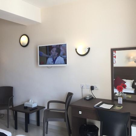 Dean Hamlet Hotel Saint Julian's Екстер'єр фото