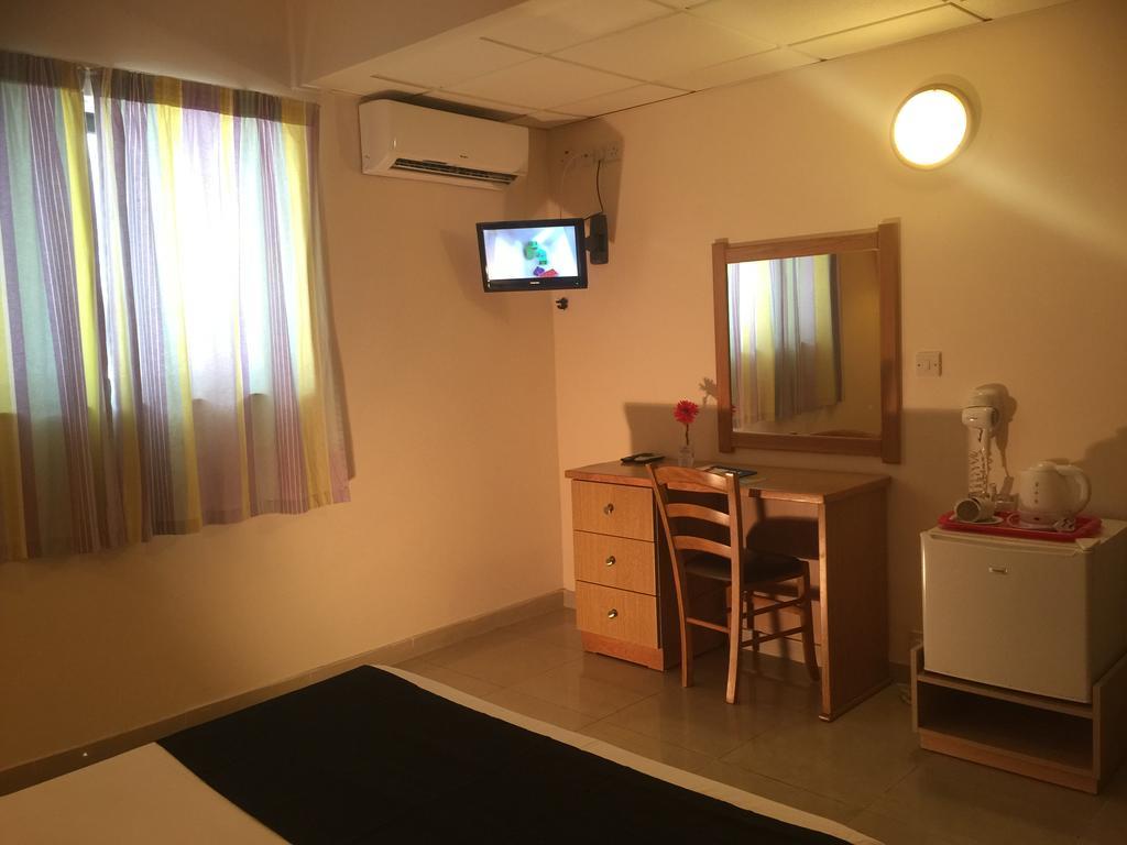 Dean Hamlet Hotel Saint Julian's Екстер'єр фото